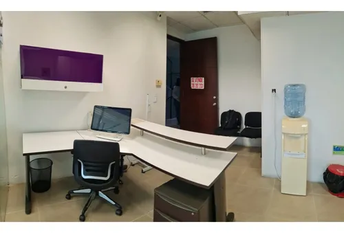 Oficina Amoblada En El Centro Empresarial Chipichape