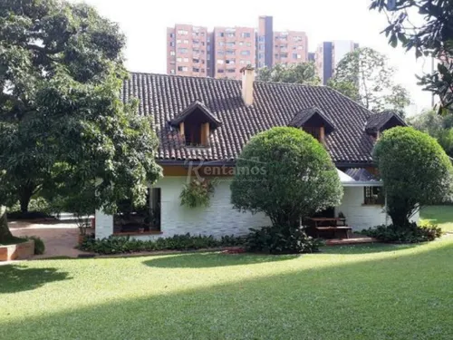 Casa En Arriendo En Loma De San José. Cod A776095