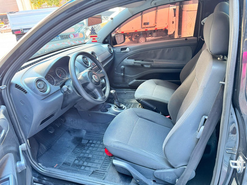 Volkswagen Saveiro 1.6 Cab. Simples Total Flex 2p