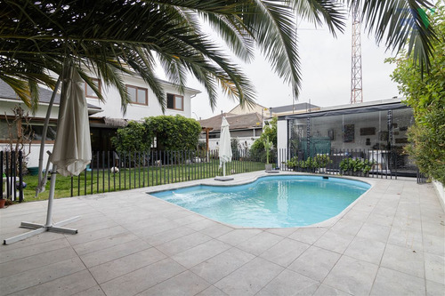 Preciosa Casa En Venta De 4 Dormitorios