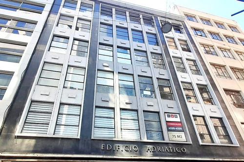 Oficina Al Frente En Muy Buen Estado | Edificio De Categoría