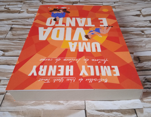 Livro Uma Vida E Tanto, De Emily Henry. Editora Verus, 2025. (Usado)