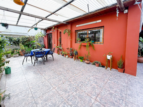 Venta Chalet 4 Ambientes, 3 Dormitorios, Garage, Quincho, Parque, Barrio La Florida
