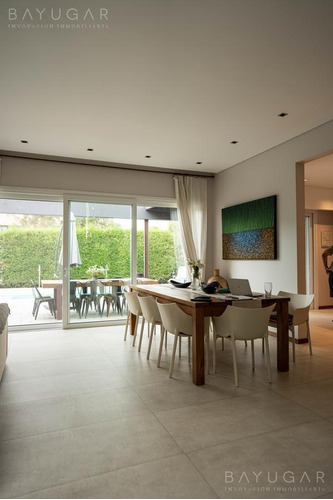 Imagen 13 de 30 de Venta - Exclusiva Casa Estilo Minimalista En La Pradera Ii - Bayugar Negocios Inmobiliarios