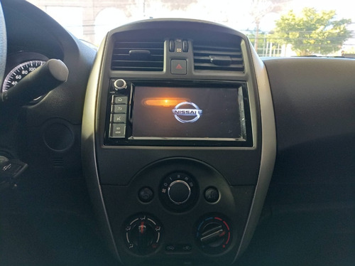 Imagem 9 de 14 de Versa 1.6 Flex Com Câmbio Cvt E Kit Multimidia!