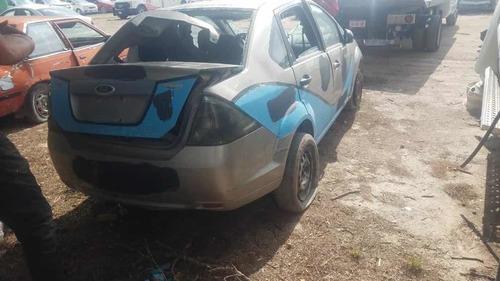 Ford Fiesta Desarmó Por Partes