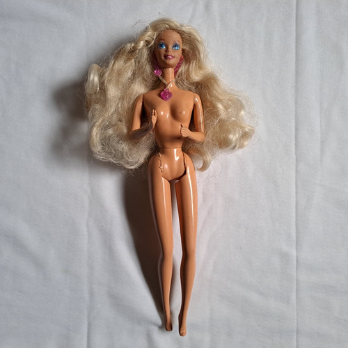 Muñeca Barbie Secrets Hearts Usada