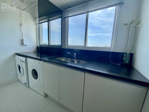 Departamento Pent House. Alquiler. Frenta Al Mar. Aguas Azules.
