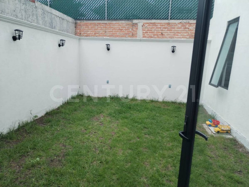 Casa En Condomino En Venta En San Mateo Otzacatipan, Toluca, Estado De México