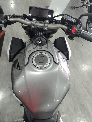 Imagem 6 de 11 de Honda Cb 650r 2021