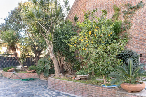 Casa 4 Ambientes Con Enorme Jardín En San Martín