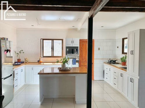 ¡arrienda En La Calera: Casa Espaciosa Y Céntrica 2d/3b!