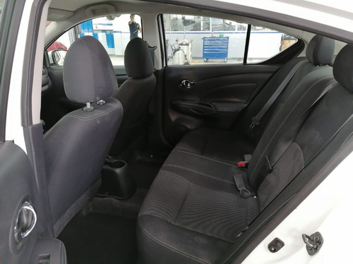 Imagen 13 de 15 de Nissan Versa Sense