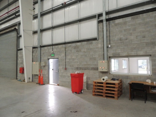 Imagen 12 de 19 de Deposito Aaa Nuevo 2200 M2