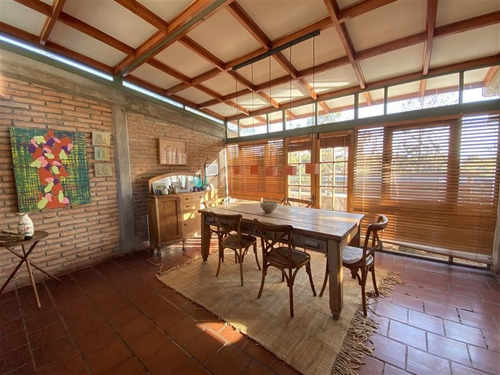 Casa En Venta De 4 Dorm. En Las Condes