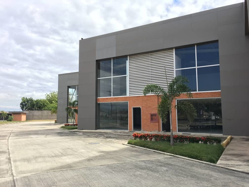 Imagen 4 de 12 de Yohandys Castillo Vende Complejo Industrial De Galpones