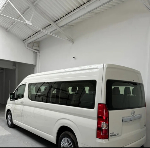 Toyota Hiace 2.8 Tdi Commuter 6at 14a