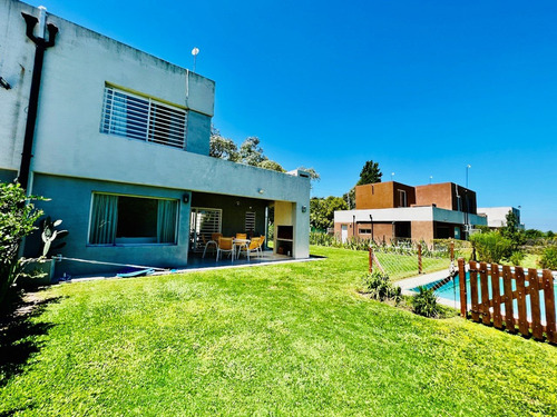 Imagen 18 de 20 de Vendo Casa Del Este 2 Dormitorios, Ampliable A 4, Jardín Con Piscina, Sin Expensas!!