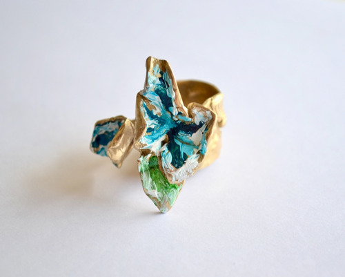 Imagen 4 de 10 de Anillo Dorado Y Turquesa, Bronce, Modelado Y Pintado A Mano
