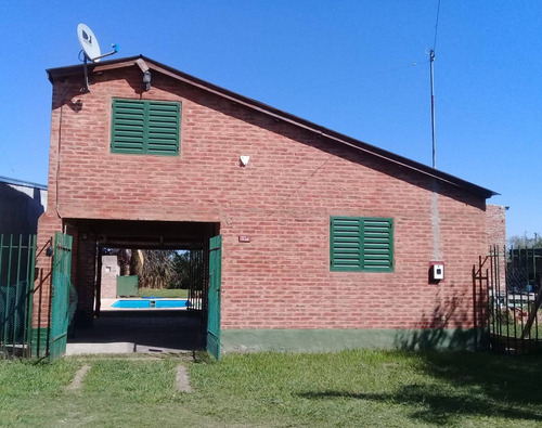 Imagen 2 de 6 de Quinta 1 Dorm. C/pileta Tembei Pora - Sauce Viejo.