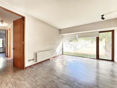 Casa En Venta De 6 Dorm. En Colina