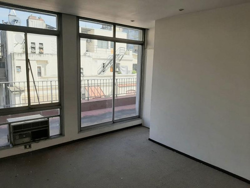 Imagen 5 de 8 de Oficina De 242 M2 Con Enorme Balcón Al Frente Y Cochera Cubierta