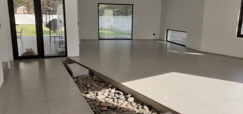 Imagen 8 de 14 de Casa En Venta En Parque Leloir