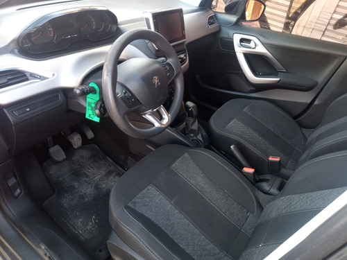Imagen 11 de 15 de Peugeot 208 2017 1.6 Allure
