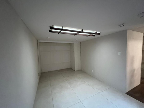 Casa Con Uso De Suelo Comercial De 290m2 En División Del Norte