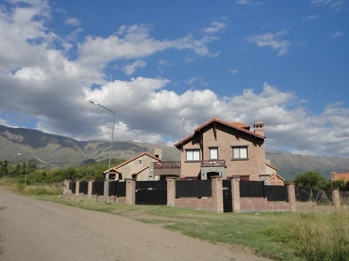Se Vende En La Mejor Zona De Merlo, Loteo Altos Del Este.