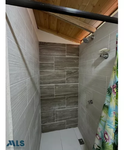 Zona Verde Y Espacio Para En Futuro Construir Pisc...(mls#248454)