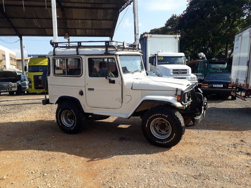 Imagem 9 de 15 de Toyota Bandeirante Jeep Curto
