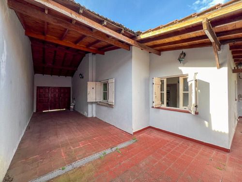 Casa En Punta Mogotes 3 Dormitorios Sobre Lote Propio