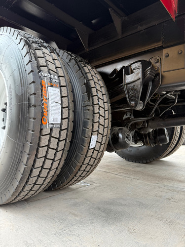 Camión Volteo 7 M3 Kenworth T300.