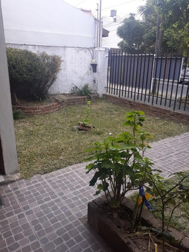 Imagen 5 de 20 de Casa Lote Propio De 3 Amb. + Dpto. Monoambiente Atras.-