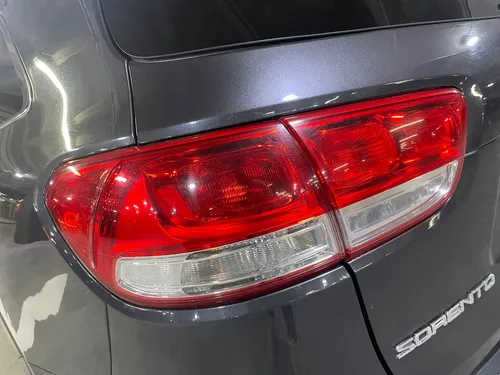 Kia Sorento 3.3 V6 EX Piel 7 Pasajeros At