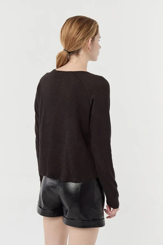 Remera Ginebra Butch Off White Negro Rojo I25