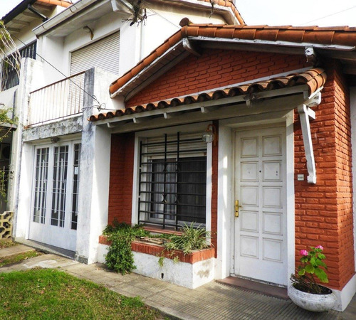 Casa  En Venta Ubicado En Ciudad Jardin, Tres De Febrero, G.b.a. Zona Oeste