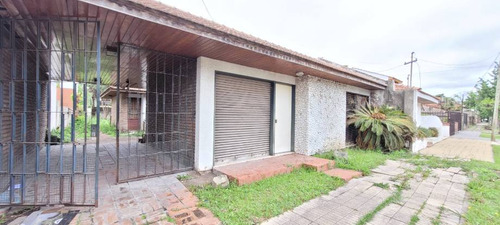 Chalet En Venta En Castelar Norte