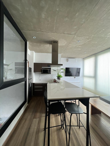 Triplex En Venta De Dos Dormitorios Y Dos Baños Con Terraza Y Pileta