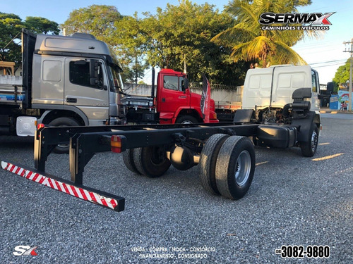 Imagem 4 de 12 de Ford Cargo 1317