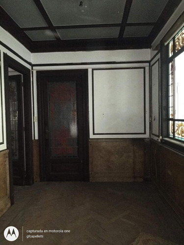 Imagen 7 de 9 de Jujuy Esq Hipòlito Irigoyen: Edificio Francés De Categoría. Todo Externo, Apto Profesional O Vivienda