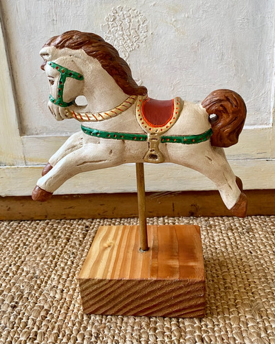 Caballo Carrusel Con Soporte. Estilo Vintage