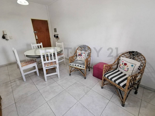 Imagen 3 de 12 de Departamento De 2 Dormitorios En Venta, La Plata