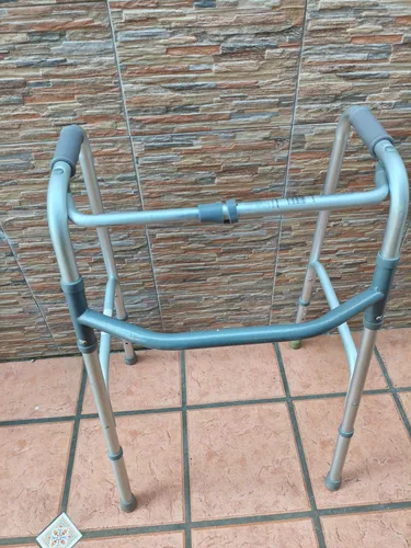 Alquiler De Andadores, Muletas, Bastones Y Sillas De Ducha (Usado)