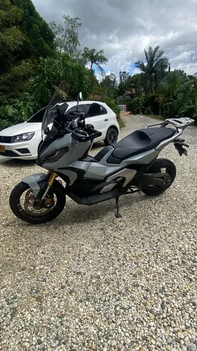 X-adv 750