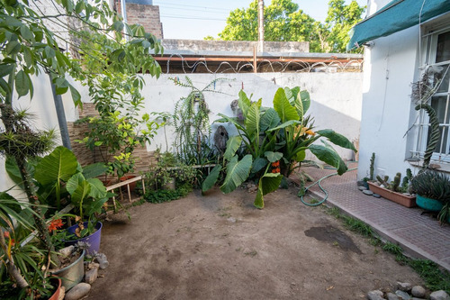 Se Vende Casa Interna Muy Grande En Barrio Roma