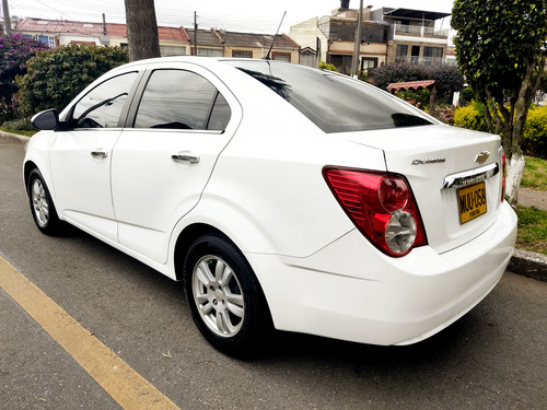 Chevrolet Sonic 1.6 Lt 5 p