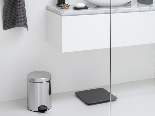Bote De Basura Newicon De 5 Litros Color Gris