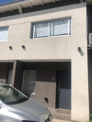 Imagen 5 de 17 de Venta Duplex 3 Amb. En Ituzaingo .